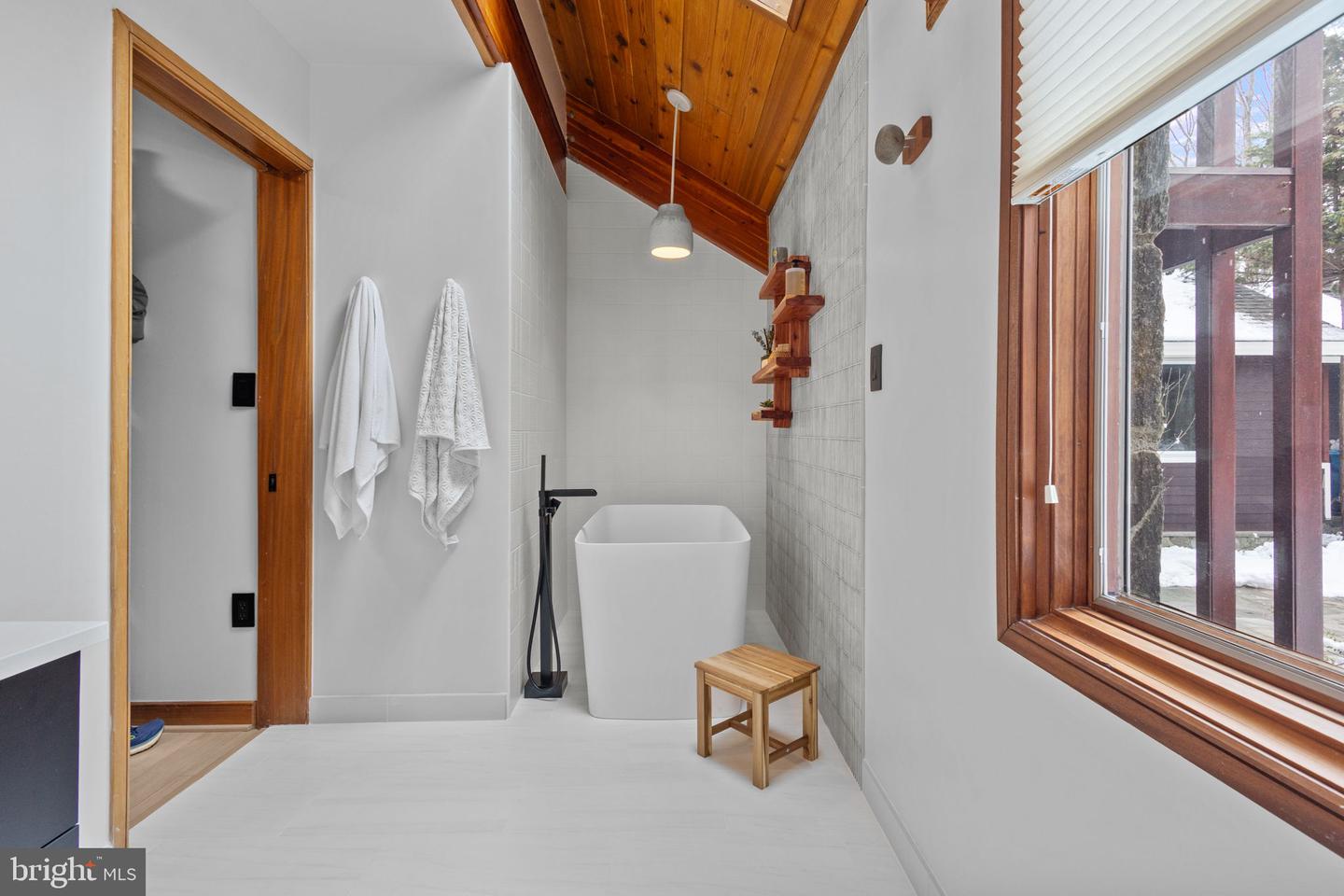 10755 RIVERSCAPE RUN, GREAT FALLS, Virginia 22066, 5 Bedrooms Bedrooms, ,4 BathroomsBathrooms,Residential,For sale,10755 RIVERSCAPE RUN,VAFX2288028 MLS # VAFX2288028 10755 RIVERSCAPE RUN, GREAT FALLS, Virginia 22066, 5 Bedrooms Bedrooms, ,4 BathroomsBathrooms,Residential,For sale,10755 RIVERSCAPE RUN,VAFX2288028 MLS # VAFX2288028