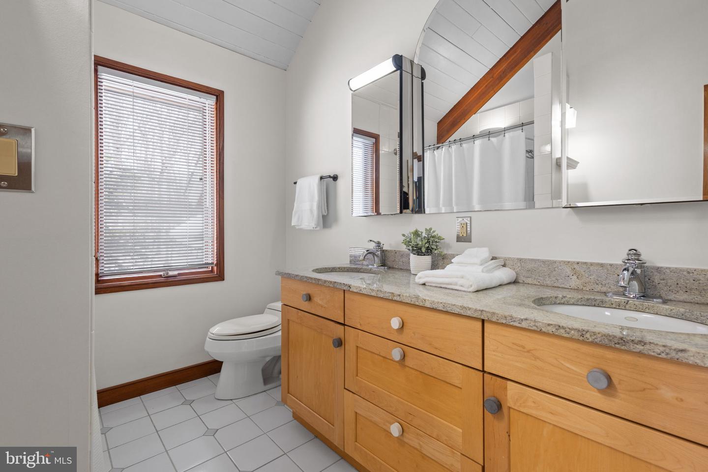 10755 RIVERSCAPE RUN, GREAT FALLS, Virginia 22066, 5 Bedrooms Bedrooms, ,4 BathroomsBathrooms,Residential,For sale,10755 RIVERSCAPE RUN,VAFX2288028 MLS # VAFX2288028 10755 RIVERSCAPE RUN, GREAT FALLS, Virginia 22066, 5 Bedrooms Bedrooms, ,4 BathroomsBathrooms,Residential,For sale,10755 RIVERSCAPE RUN,VAFX2288028 MLS # VAFX2288028