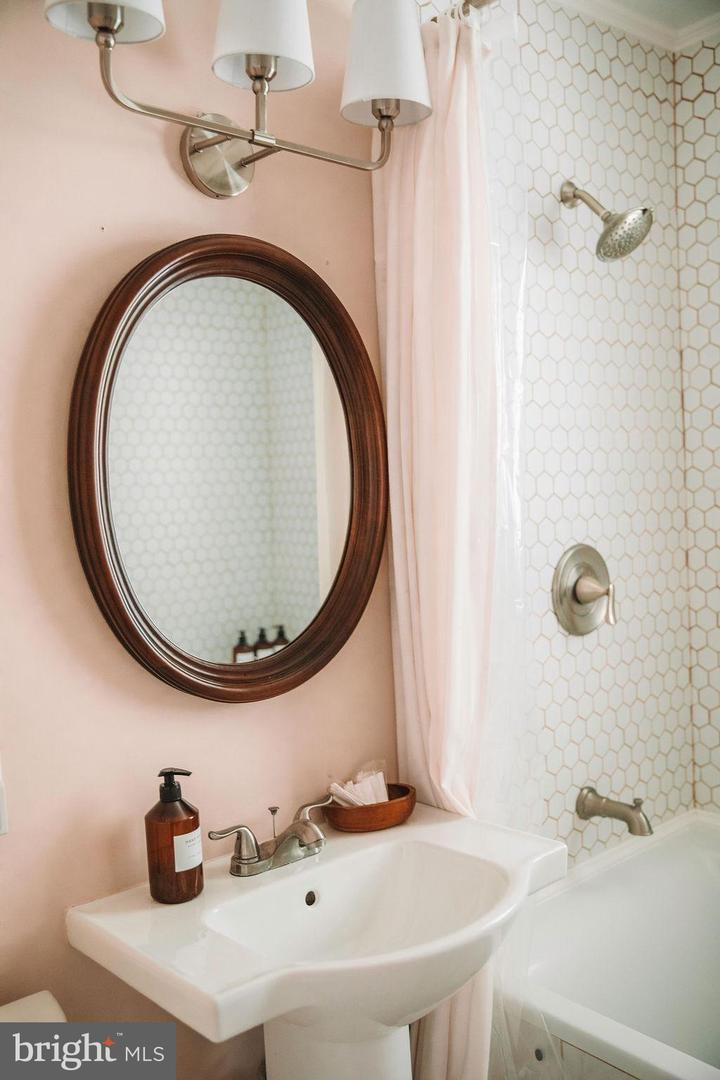 12242 HARPERS FERRY RD, PURCELLVILLE, Virginia 20132, 3 Bedrooms Bedrooms, ,2 BathroomsBathrooms,Residential,For sale,12242 HARPERS FERRY RD,VALO2114982 MLS # VALO2114982