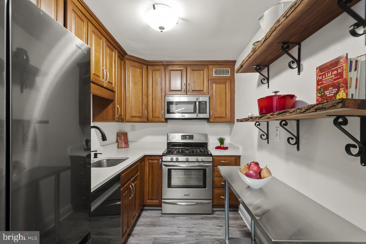 801 N PITT ST #1208, ALEXANDRIA, Virginia 22314, 1 Bedroom Bedrooms, 4 Rooms Rooms,1 BathroomBathrooms,Residential,For sale,801 N PITT ST #1208,VAAX2053680 MLS # VAAX2053680