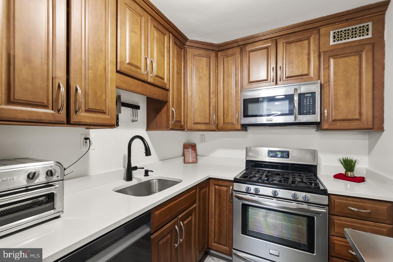 801 N PITT ST #1208, ALEXANDRIA, Virginia 22314, 1 Bedroom Bedrooms, 4 Rooms Rooms,1 BathroomBathrooms,Residential,For sale,801 N PITT ST #1208,VAAX2053680 MLS # VAAX2053680