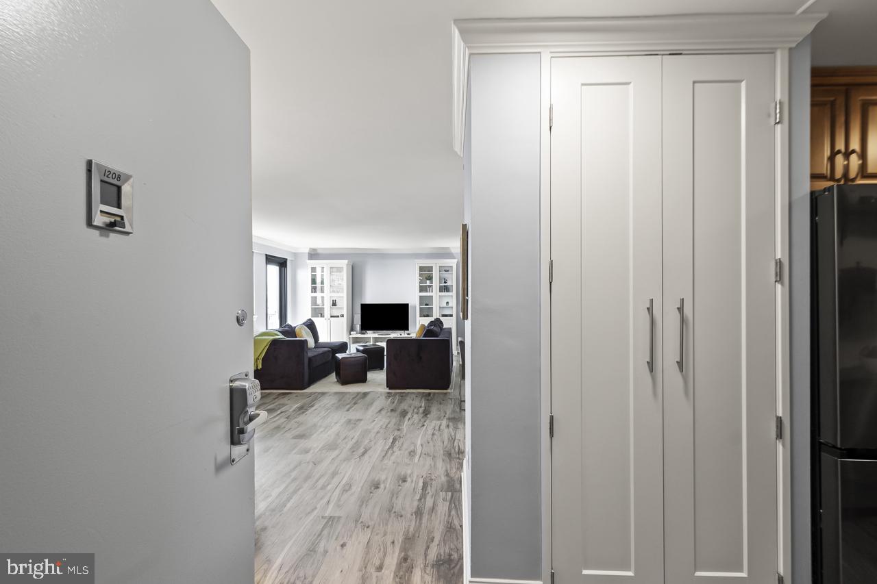 801 N PITT ST #1208, ALEXANDRIA, Virginia 22314, 1 Bedroom Bedrooms, 4 Rooms Rooms,1 BathroomBathrooms,Residential,For sale,801 N PITT ST #1208,VAAX2053680 MLS # VAAX2053680