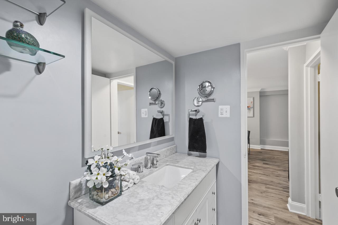 801 N PITT ST #1208, ALEXANDRIA, Virginia 22314, 1 Bedroom Bedrooms, 4 Rooms Rooms,1 BathroomBathrooms,Residential,For sale,801 N PITT ST #1208,VAAX2053680 MLS # VAAX2053680