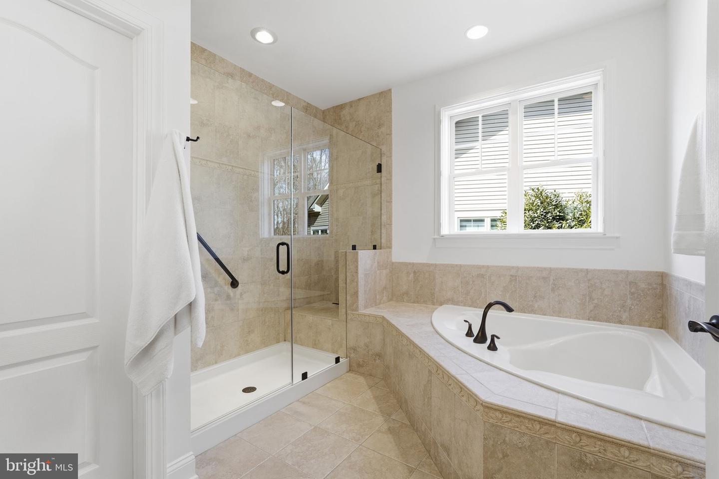 105 TURNSTONE LN, LAKE FREDERICK, Virginia 22630, 4 Bedrooms Bedrooms, ,4 BathroomsBathrooms,Residential,For sale,105 TURNSTONE LN,VAFV2039338 MLS # VAFV2039338