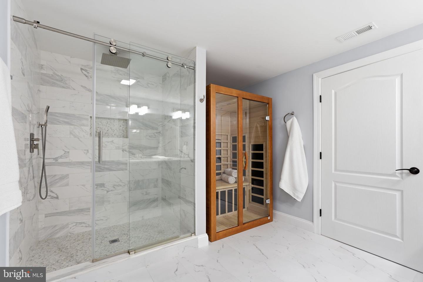 105 TURNSTONE LN, LAKE FREDERICK, Virginia 22630, 4 Bedrooms Bedrooms, ,4 BathroomsBathrooms,Residential,For sale,105 TURNSTONE LN,VAFV2039338 MLS # VAFV2039338