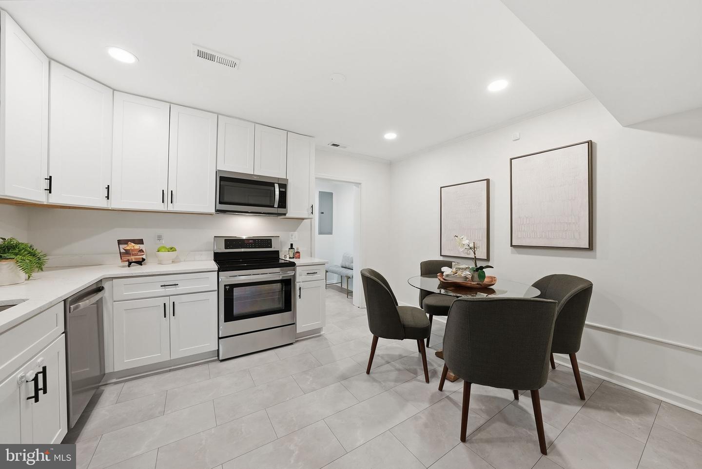 602 N ALFRED ST, ALEXANDRIA, Virginia 22314, 2 Bedrooms Bedrooms, ,2 BathroomsBathrooms,Residential,For sale,602 N ALFRED ST,VAAX2053760 MLS # VAAX2053760