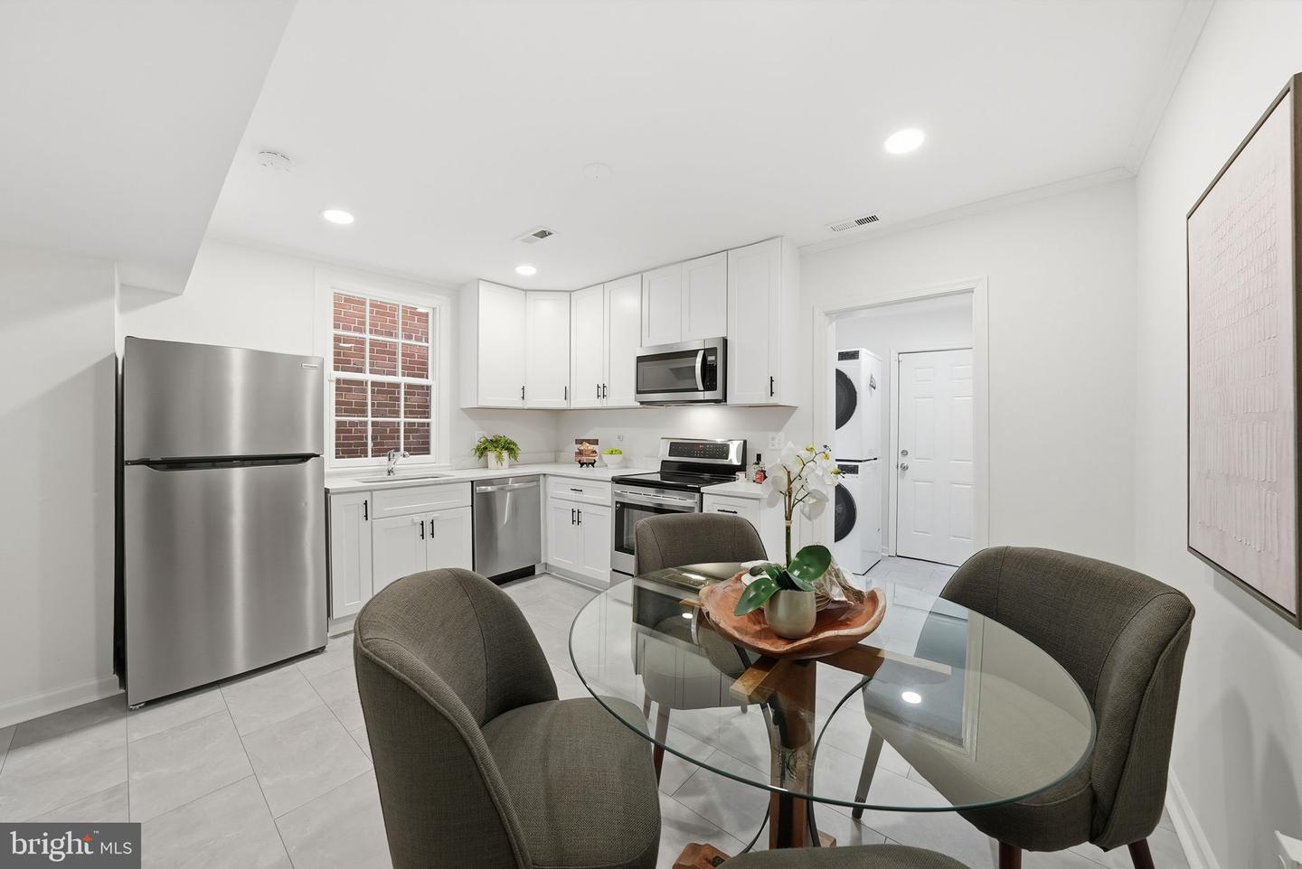 602 N ALFRED ST, ALEXANDRIA, Virginia 22314, 2 Bedrooms Bedrooms, ,2 BathroomsBathrooms,Residential,For sale,602 N ALFRED ST,VAAX2053760 MLS # VAAX2053760