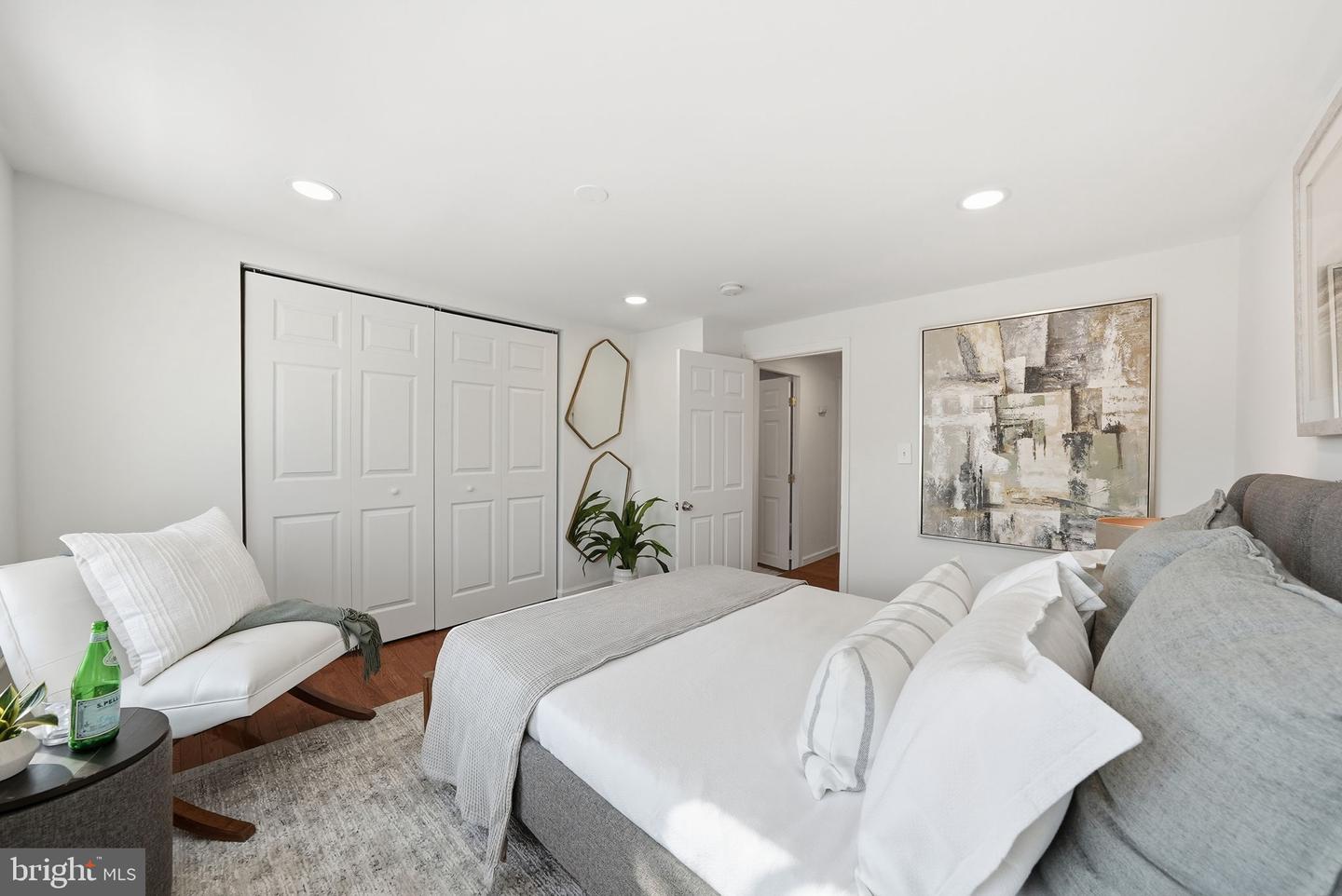 602 N ALFRED ST, ALEXANDRIA, Virginia 22314, 2 Bedrooms Bedrooms, ,2 BathroomsBathrooms,Residential,For sale,602 N ALFRED ST,VAAX2053760 MLS # VAAX2053760