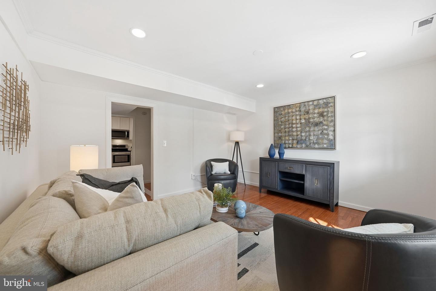 602 N ALFRED ST, ALEXANDRIA, Virginia 22314, 2 Bedrooms Bedrooms, ,2 BathroomsBathrooms,Residential,For sale,602 N ALFRED ST,VAAX2053760 MLS # VAAX2053760