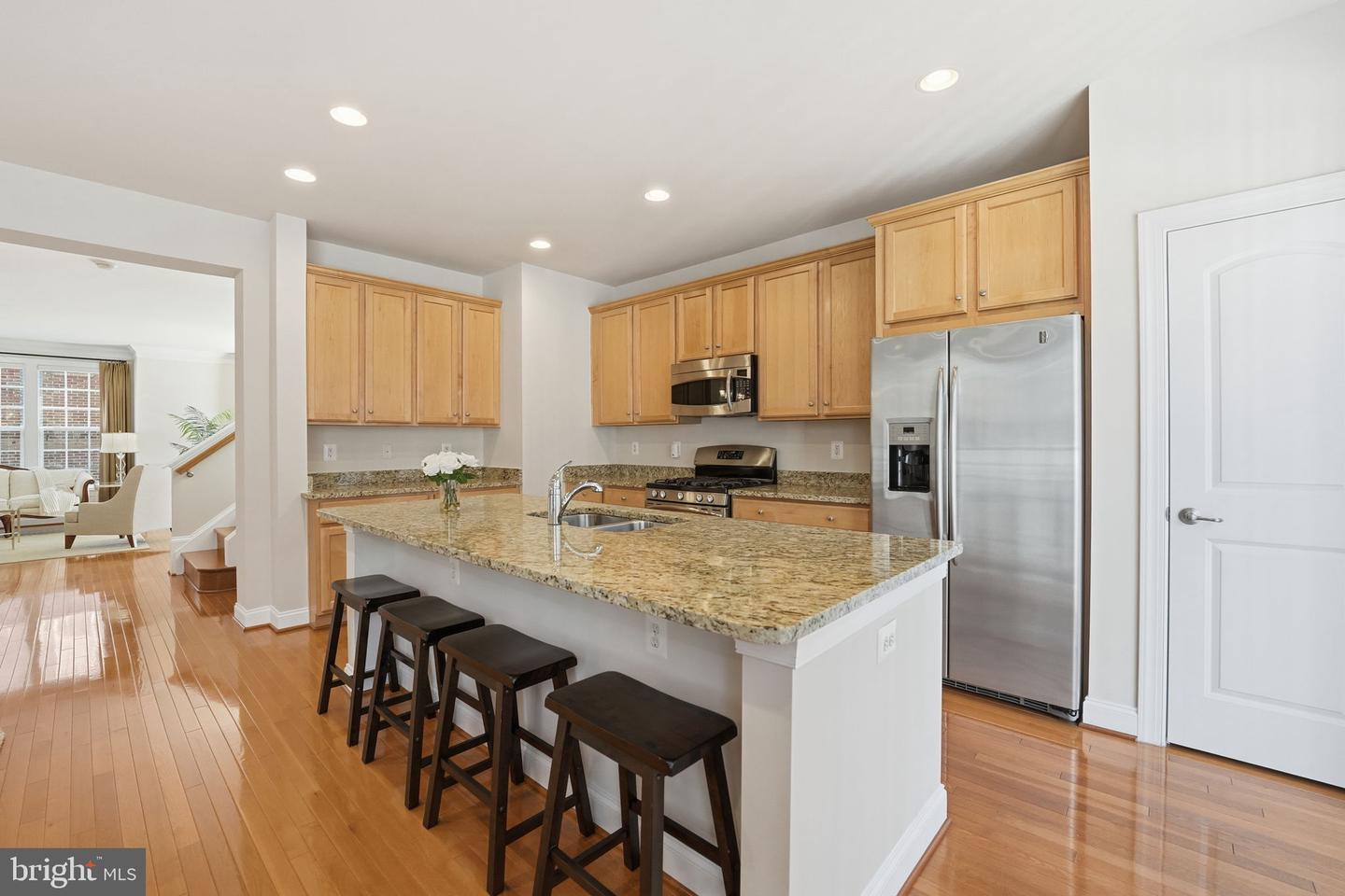 8015 RESERVE WAY, VIENNA, Virginia 22182, 3 Bedrooms Bedrooms, ,2 BathroomsBathrooms,Residential,For sale,8015 RESERVE WAY,VAFX2289220 MLS # VAFX2289220