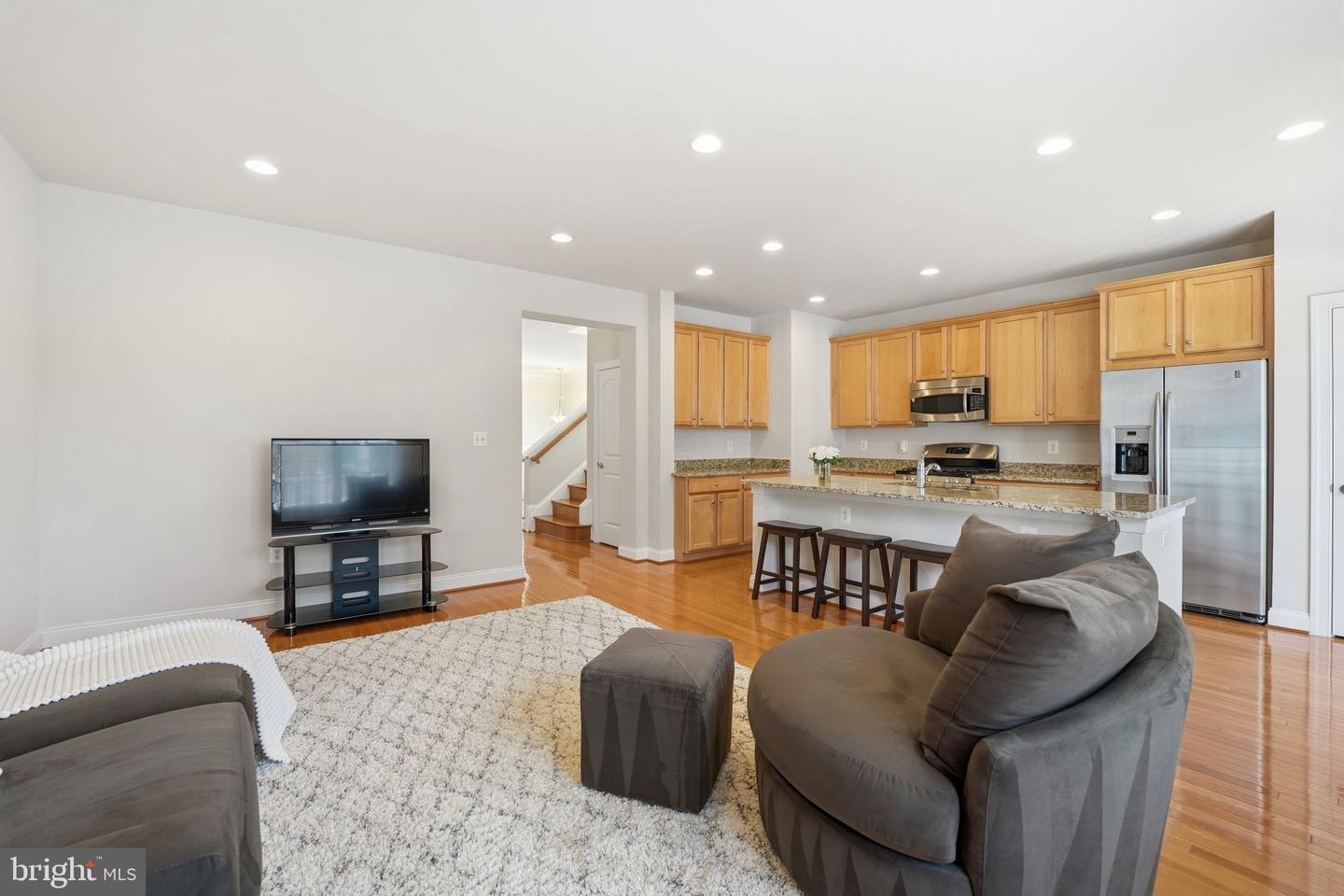 8015 RESERVE WAY, VIENNA, Virginia 22182, 3 Bedrooms Bedrooms, ,2 BathroomsBathrooms,Residential,For sale,8015 RESERVE WAY,VAFX2289220 MLS # VAFX2289220