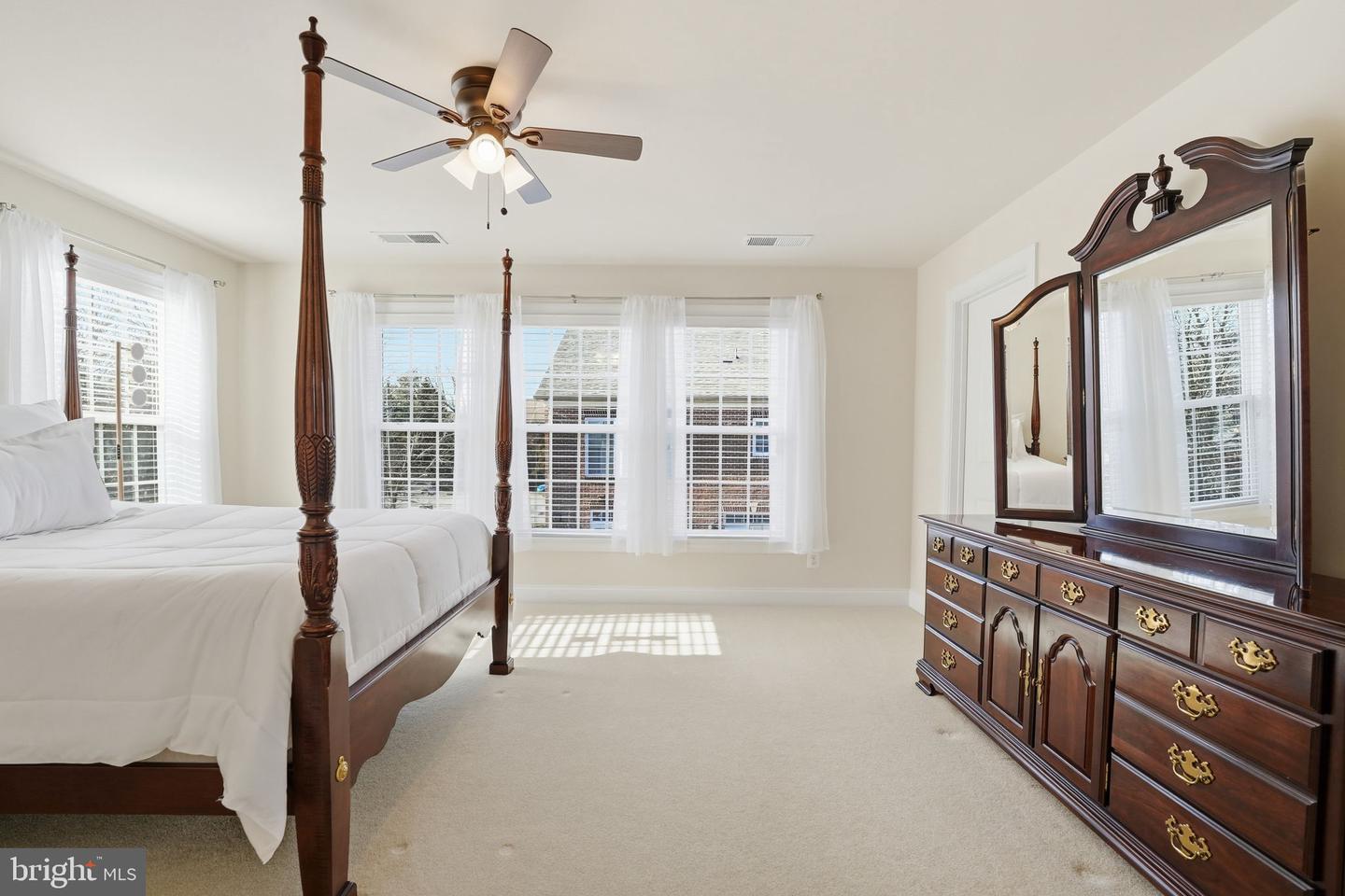 8015 RESERVE WAY, VIENNA, Virginia 22182, 3 Bedrooms Bedrooms, ,2 BathroomsBathrooms,Residential,For sale,8015 RESERVE WAY,VAFX2289220 MLS # VAFX2289220