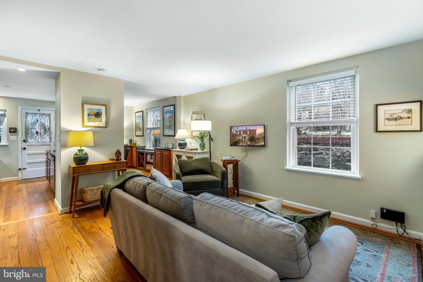 4225 32ND RD S, ARLINGTON, Virginia 22206, 2 Bedrooms Bedrooms, ,2 BathroomsBathrooms,Residential,For sale,4225 32ND RD S,VAAR2068570 MLS # VAAR2068570