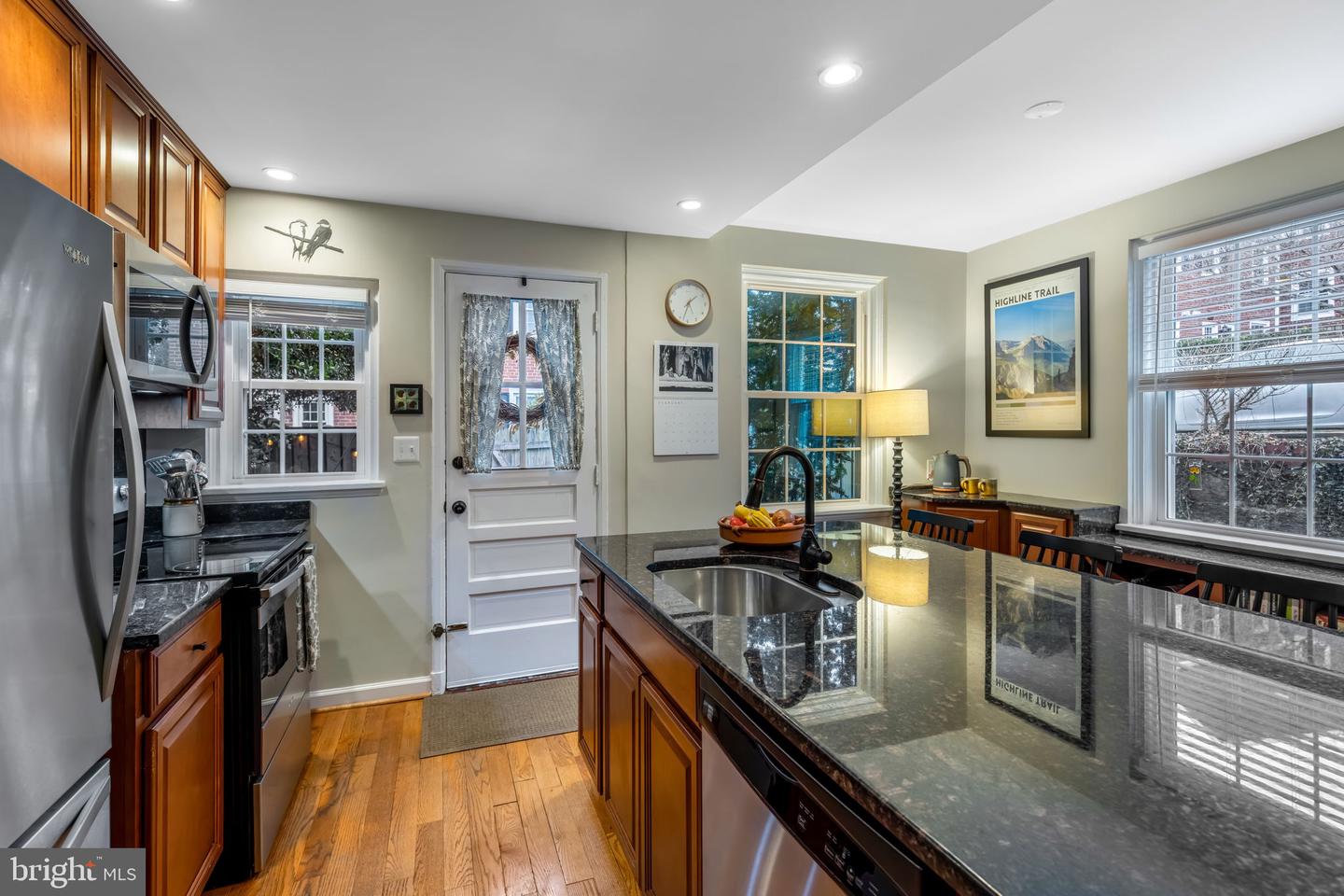 4225 32ND RD S, ARLINGTON, Virginia 22206, 2 Bedrooms Bedrooms, ,2 BathroomsBathrooms,Residential,For sale,4225 32ND RD S,VAAR2068570 MLS # VAAR2068570