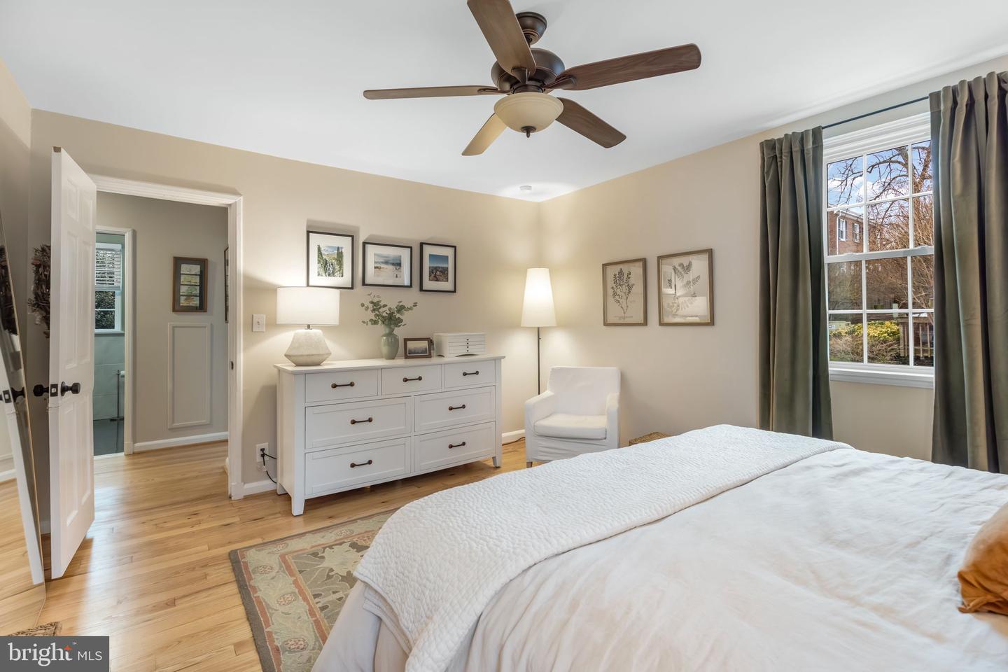 4225 32ND RD S, ARLINGTON, Virginia 22206, 2 Bedrooms Bedrooms, ,2 BathroomsBathrooms,Residential,For sale,4225 32ND RD S,VAAR2068570 MLS # VAAR2068570