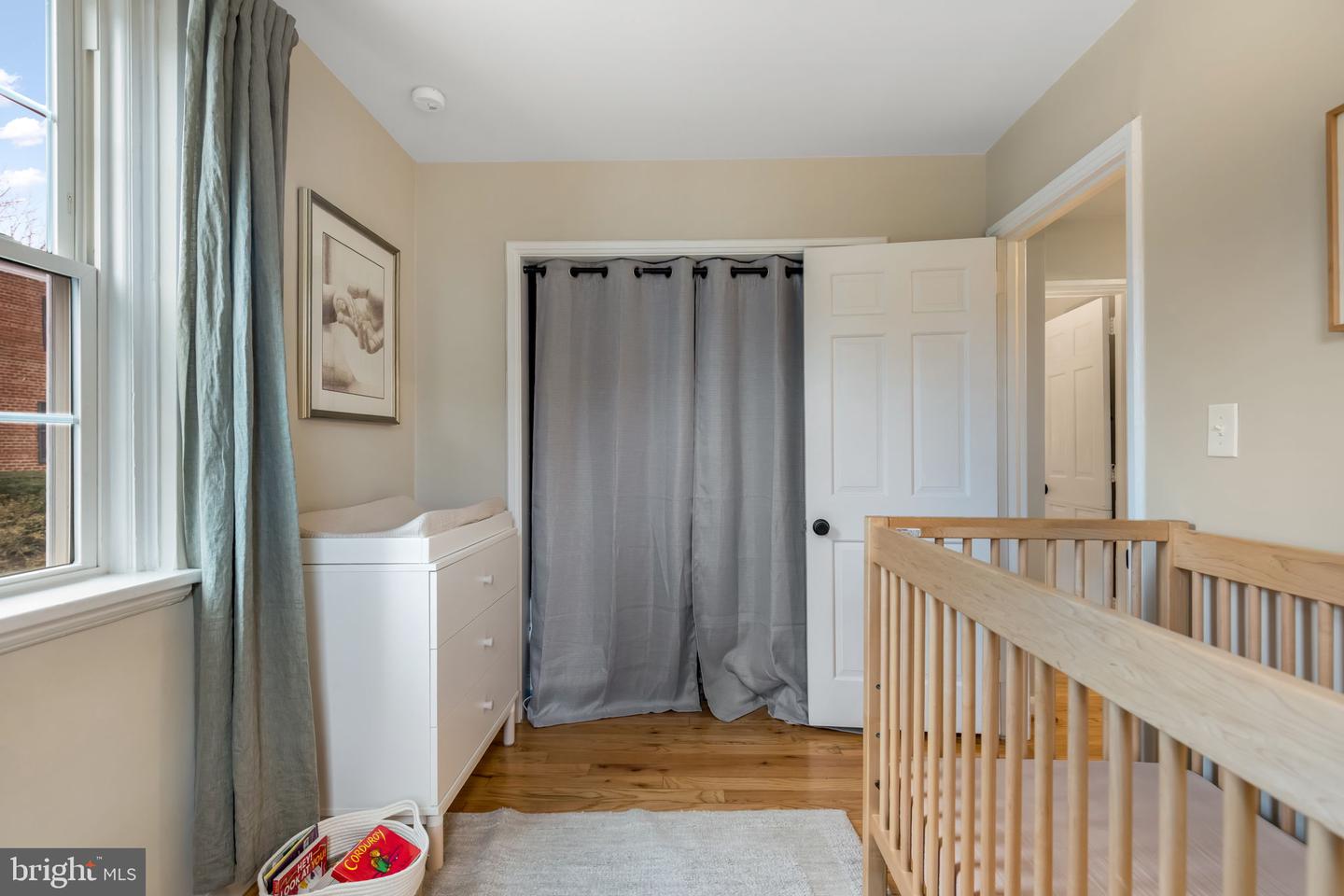 4225 32ND RD S, ARLINGTON, Virginia 22206, 2 Bedrooms Bedrooms, ,2 BathroomsBathrooms,Residential,For sale,4225 32ND RD S,VAAR2068570 MLS # VAAR2068570