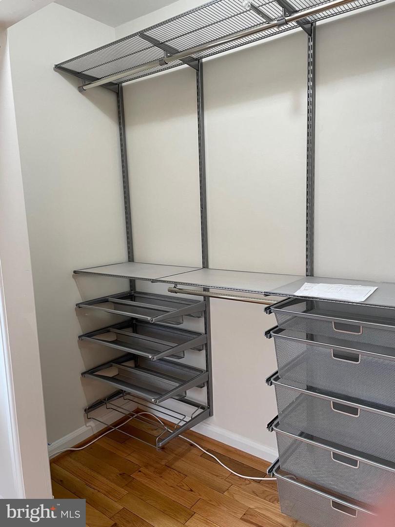 4225 32ND RD S, ARLINGTON, Virginia 22206, 2 Bedrooms Bedrooms, ,2 BathroomsBathrooms,Residential,For sale,4225 32ND RD S,VAAR2068570 MLS # VAAR2068570