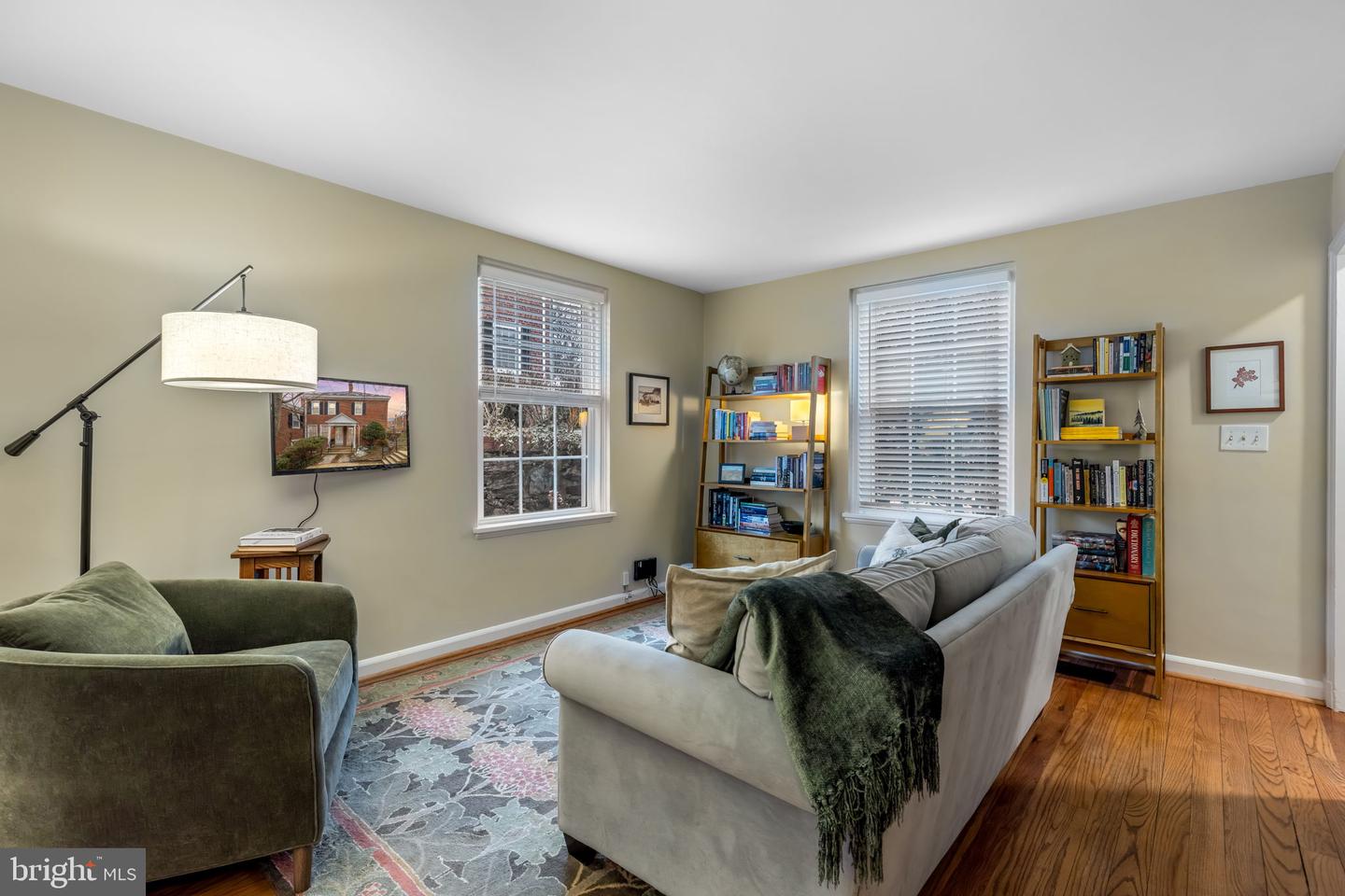 4225 32ND RD S, ARLINGTON, Virginia 22206, 2 Bedrooms Bedrooms, ,2 BathroomsBathrooms,Residential,For sale,4225 32ND RD S,VAAR2068570 MLS # VAAR2068570