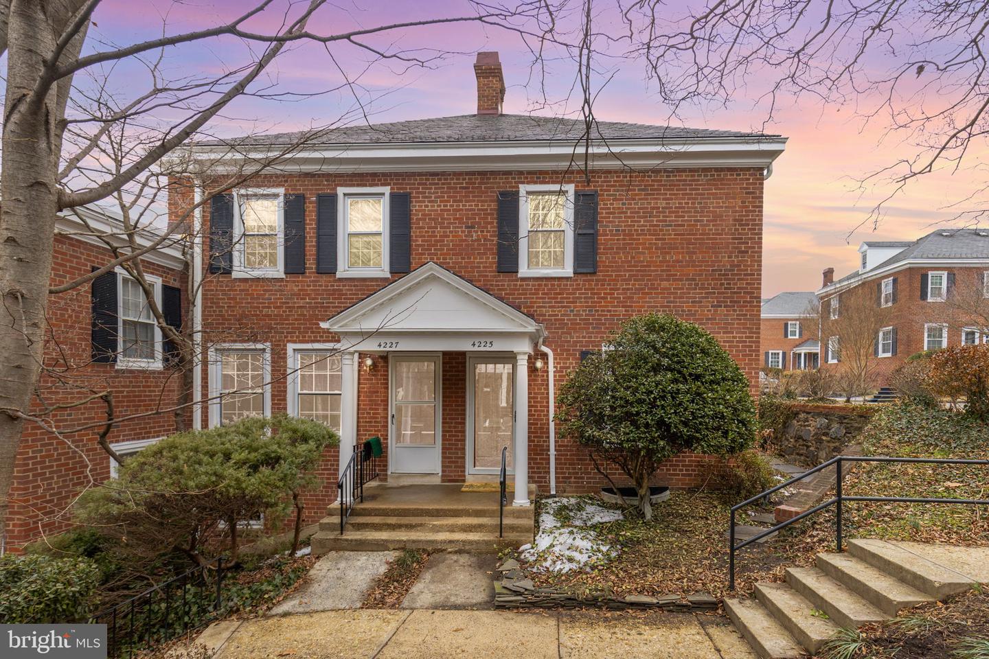 4225 32ND RD S, ARLINGTON, Virginia 22206, 2 Bedrooms Bedrooms, ,2 BathroomsBathrooms,Residential,For sale,4225 32ND RD S,VAAR2068570 MLS # VAAR2068570