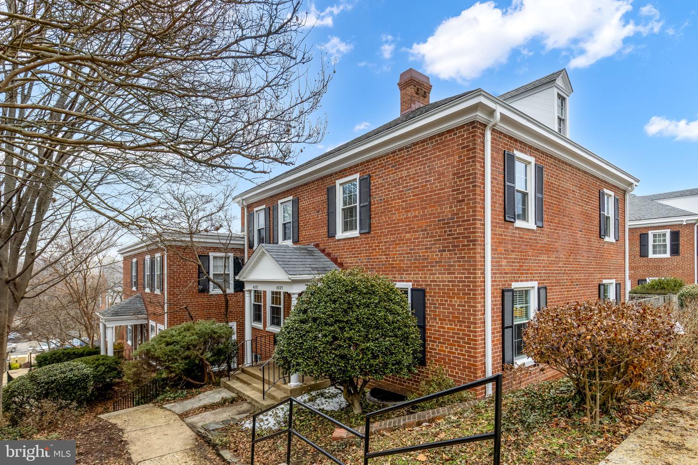 4225 32ND RD S, ARLINGTON, Virginia 22206, 2 Bedrooms Bedrooms, ,2 BathroomsBathrooms,Residential,For sale,4225 32ND RD S,VAAR2068570 MLS # VAAR2068570