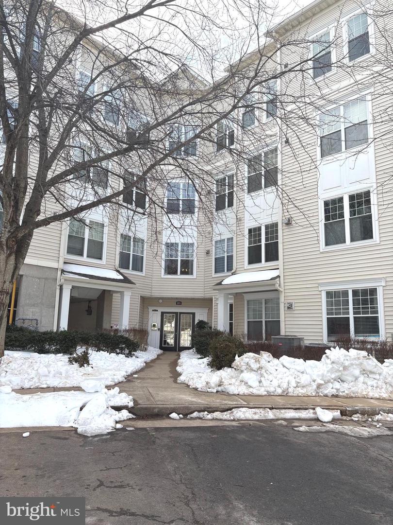 3851 ARISTOTLE CT #1-404, FAIRFAX, Virginia 22030, 2 Bedrooms Bedrooms, ,2 BathroomsBathrooms,Residential,For sale,3851 ARISTOTLE CT #1-404,VAFX2289446 MLS # VAFX2289446