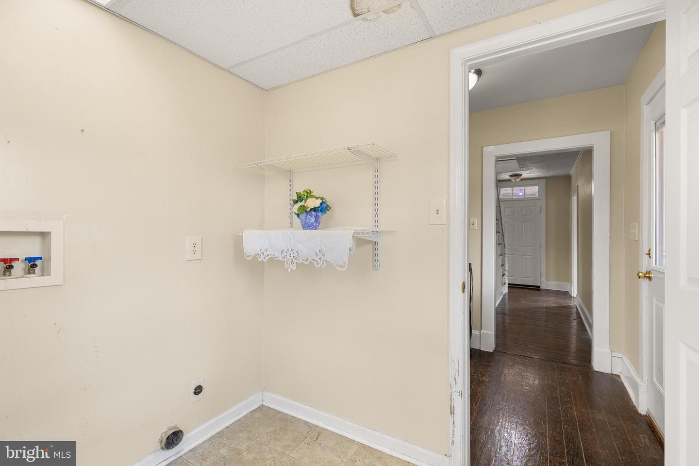 530 S MAIN ST, WOODSTOCK, Virginia 22664, 3 Bedrooms Bedrooms, 8 Rooms Rooms,1 BathroomBathrooms,Residential,For sale,530 S MAIN ST,VASH2013526 MLS # VASH2013526