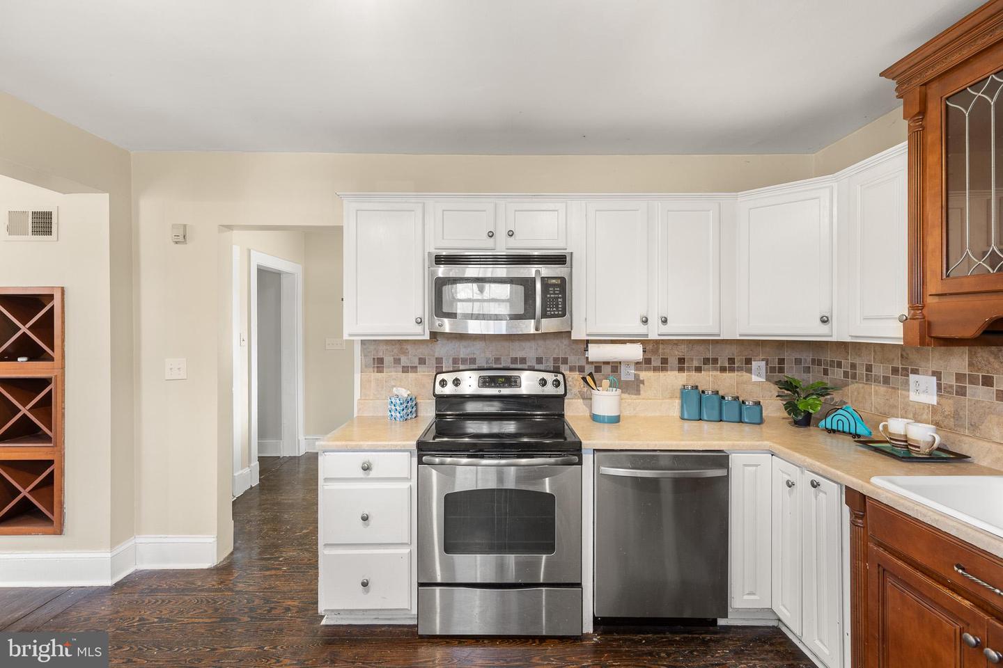 530 S MAIN ST, WOODSTOCK, Virginia 22664, 3 Bedrooms Bedrooms, 8 Rooms Rooms,1 BathroomBathrooms,Residential,For sale,530 S MAIN ST,VASH2013526 MLS # VASH2013526