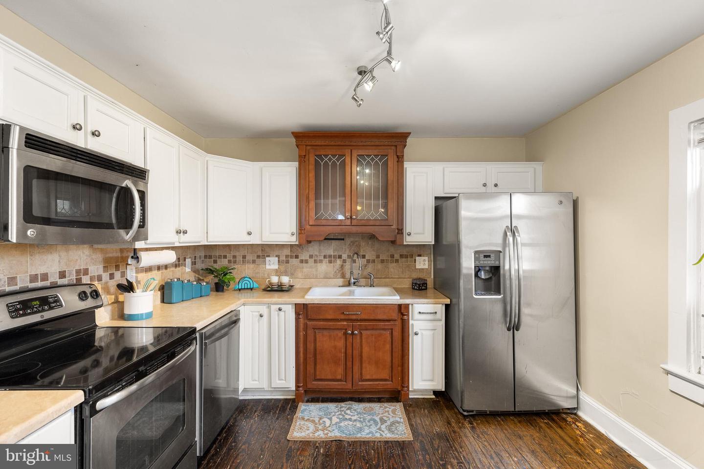 530 S MAIN ST, WOODSTOCK, Virginia 22664, 3 Bedrooms Bedrooms, 8 Rooms Rooms,1 BathroomBathrooms,Residential,For sale,530 S MAIN ST,VASH2013526 MLS # VASH2013526