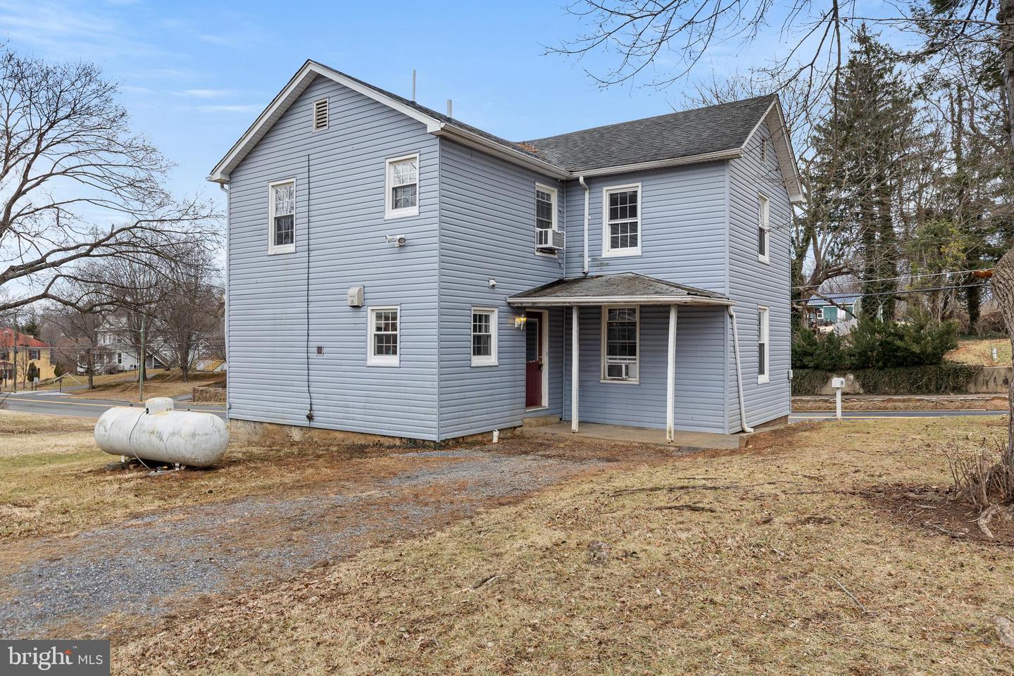 530 S MAIN ST, WOODSTOCK, Virginia 22664, 3 Bedrooms Bedrooms, 8 Rooms Rooms,1 BathroomBathrooms,Residential,For sale,530 S MAIN ST,VASH2013526 MLS # VASH2013526