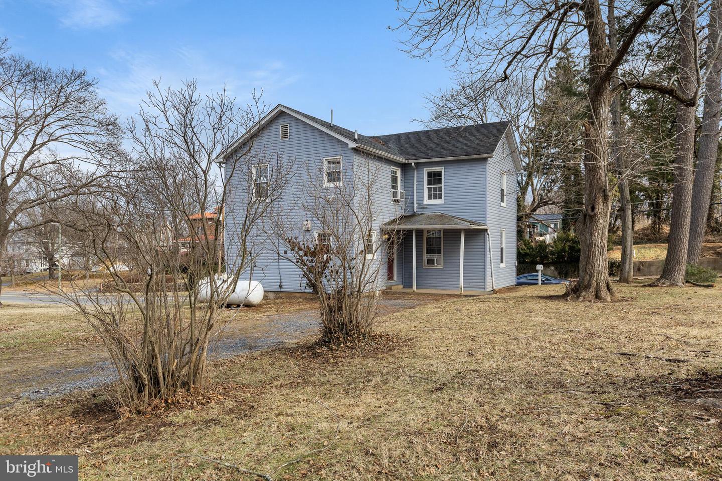 530 S MAIN ST, WOODSTOCK, Virginia 22664, 3 Bedrooms Bedrooms, 8 Rooms Rooms,1 BathroomBathrooms,Residential,For sale,530 S MAIN ST,VASH2013526 MLS # VASH2013526