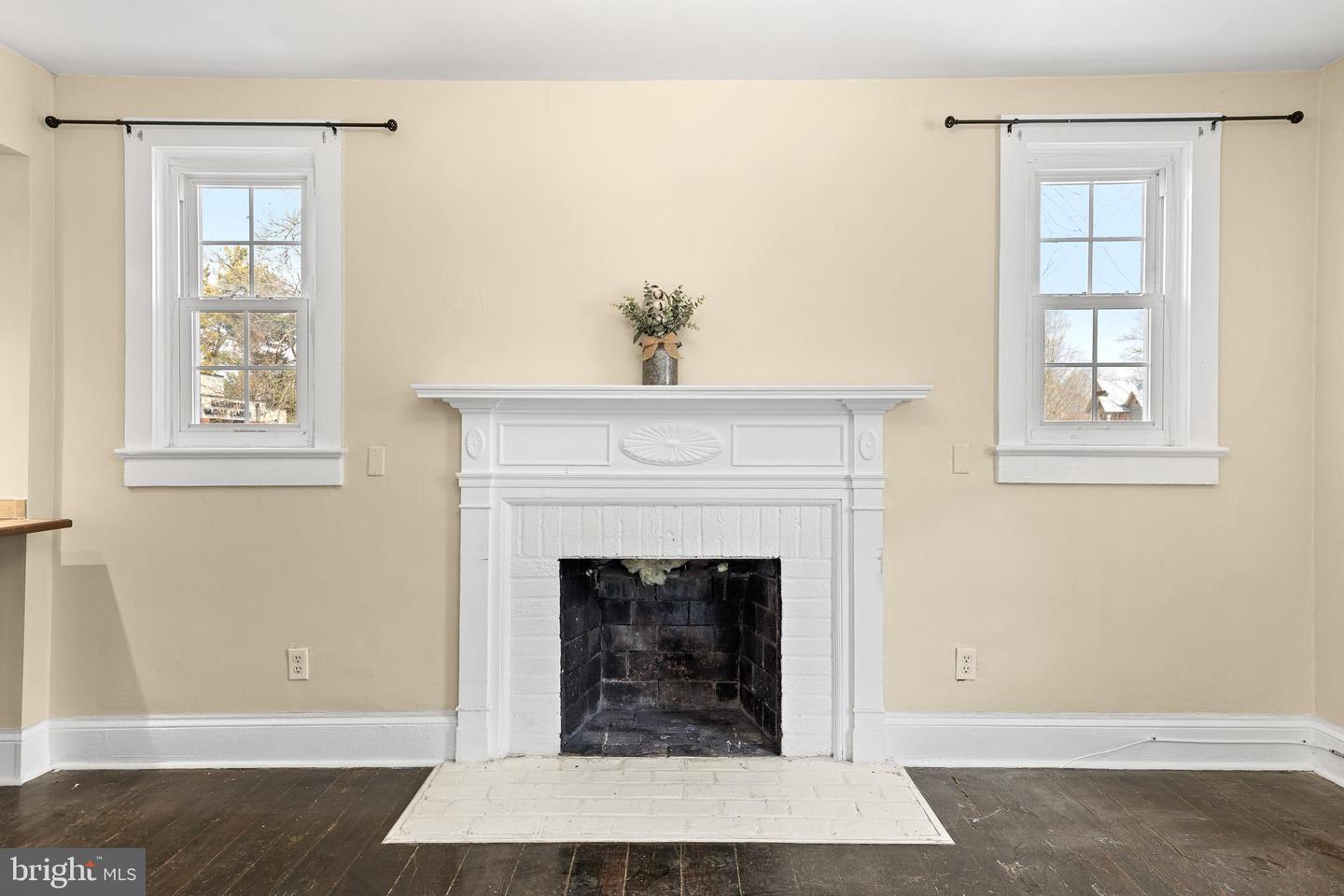 530 S MAIN ST, WOODSTOCK, Virginia 22664, 3 Bedrooms Bedrooms, 8 Rooms Rooms,1 BathroomBathrooms,Residential,For sale,530 S MAIN ST,VASH2013526 MLS # VASH2013526