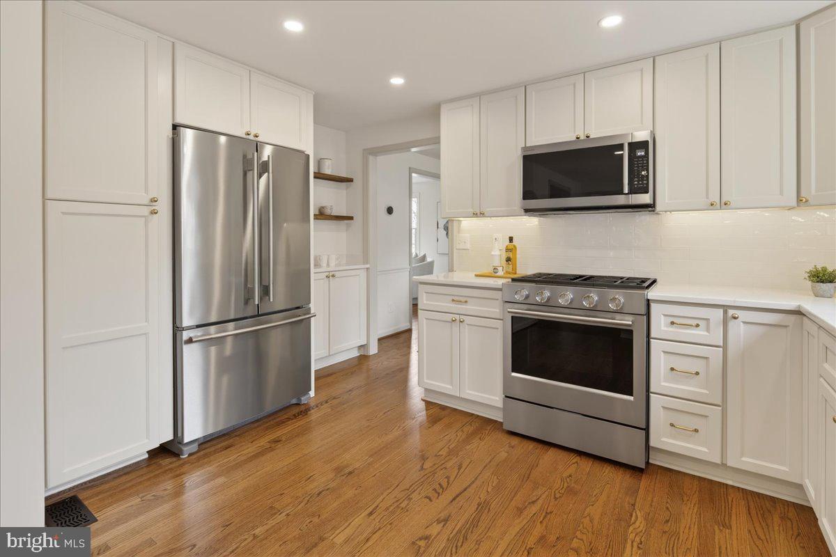 4206 PICKERING PL, ALEXANDRIA, Virginia 22309, 5 Bedrooms Bedrooms, ,3 BathroomsBathrooms,Residential,For sale,4206 PICKERING PL,VAFX2289530 MLS # VAFX2289530