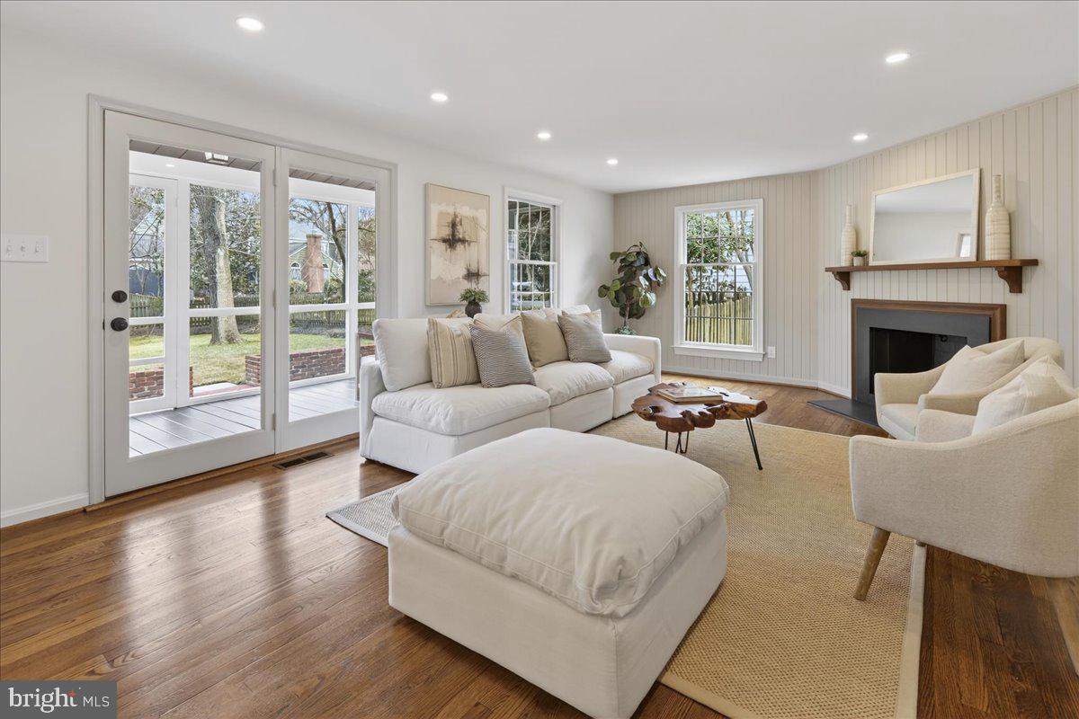 4206 PICKERING PL, ALEXANDRIA, Virginia 22309, 5 Bedrooms Bedrooms, ,3 BathroomsBathrooms,Residential,For sale,4206 PICKERING PL,VAFX2289530 MLS # VAFX2289530