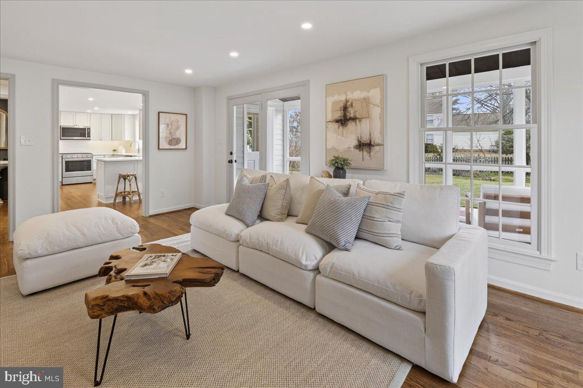 4206 PICKERING PL, ALEXANDRIA, Virginia 22309, 5 Bedrooms Bedrooms, ,3 BathroomsBathrooms,Residential,For sale,4206 PICKERING PL,VAFX2289530 MLS # VAFX2289530