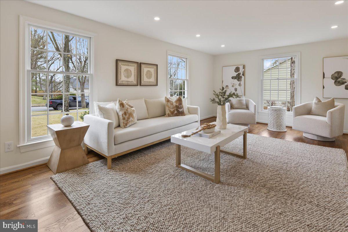 4206 PICKERING PL, ALEXANDRIA, Virginia 22309, 5 Bedrooms Bedrooms, ,3 BathroomsBathrooms,Residential,For sale,4206 PICKERING PL,VAFX2289530 MLS # VAFX2289530