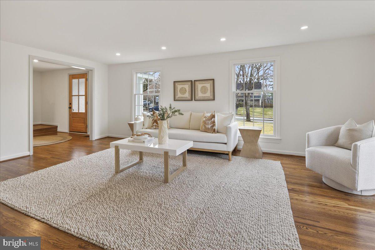 4206 PICKERING PL, ALEXANDRIA, Virginia 22309, 5 Bedrooms Bedrooms, ,3 BathroomsBathrooms,Residential,For sale,4206 PICKERING PL,VAFX2289530 MLS # VAFX2289530