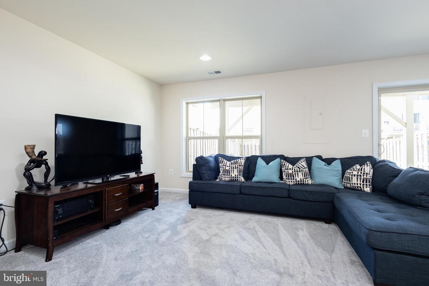 6824 WILLIAM WHITE WAY, HAYMARKET, Virginia 20169, 3 Bedrooms Bedrooms, ,2 BathroomsBathrooms,Residential,For sale,6824 WILLIAM WHITE WAY,VAPW2112124 MLS # VAPW2112124 6824 WILLIAM WHITE WAY, HAYMARKET, Virginia 20169, 3 Bedrooms Bedrooms, ,2 BathroomsBathrooms,Residential,For sale,6824 WILLIAM WHITE WAY,VAPW2112124 MLS # VAPW2112124