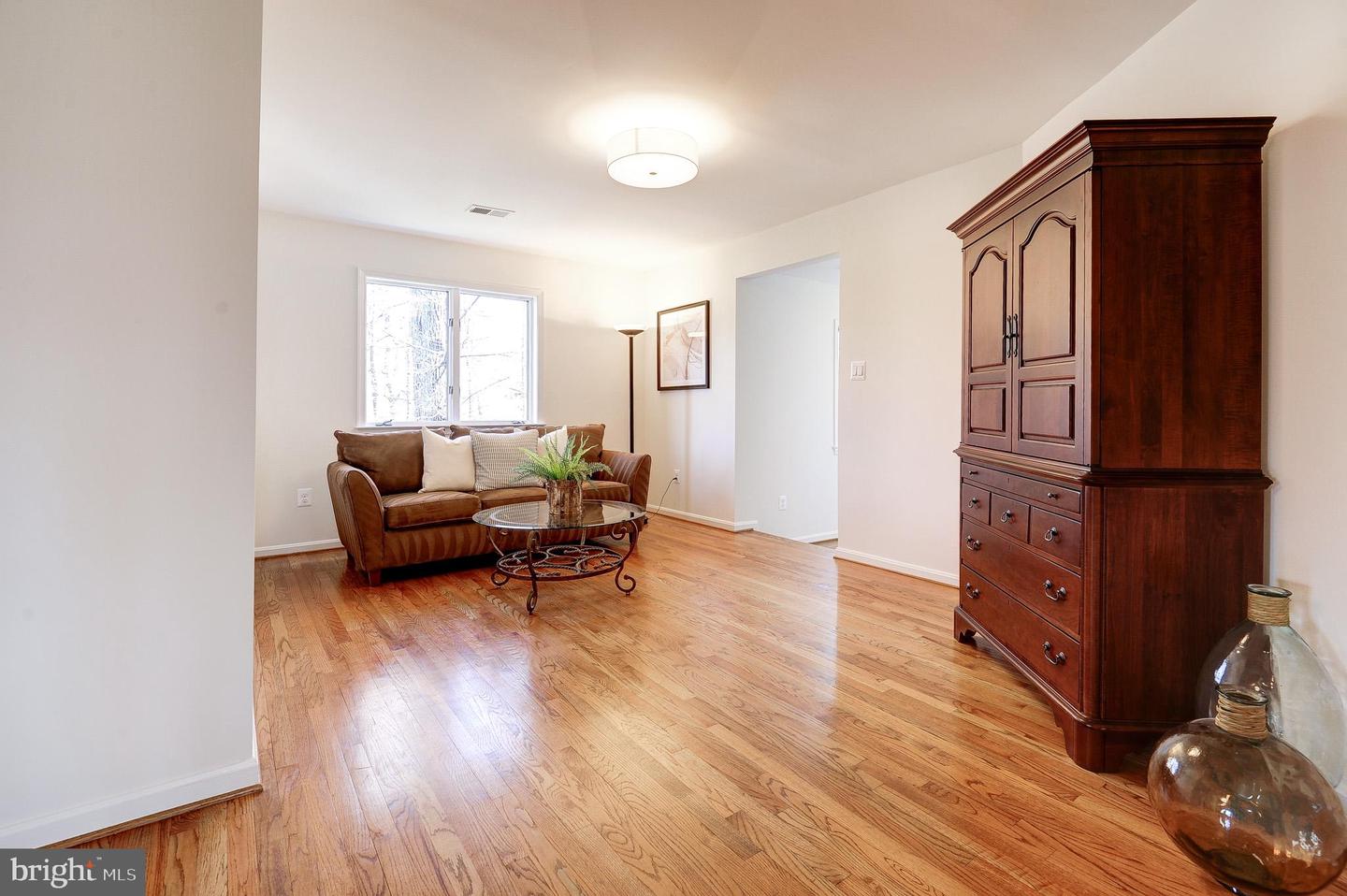 1738 DRESSAGE DR, RESTON, Virginia 20190, 4 Bedrooms Bedrooms, ,4 BathroomsBathrooms,Residential,For sale,1738 DRESSAGE DR,VAFX2289962 MLS # VAFX2289962