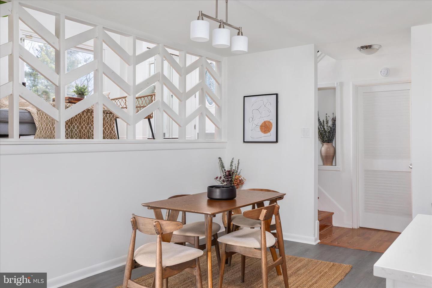 4104 HAMLIN AVE, CHANTILLY, Virginia 20151, 3 Bedrooms Bedrooms, ,2 BathroomsBathrooms,Residential,For sale,4104 HAMLIN AVE,VAFX2290026 MLS # VAFX2290026