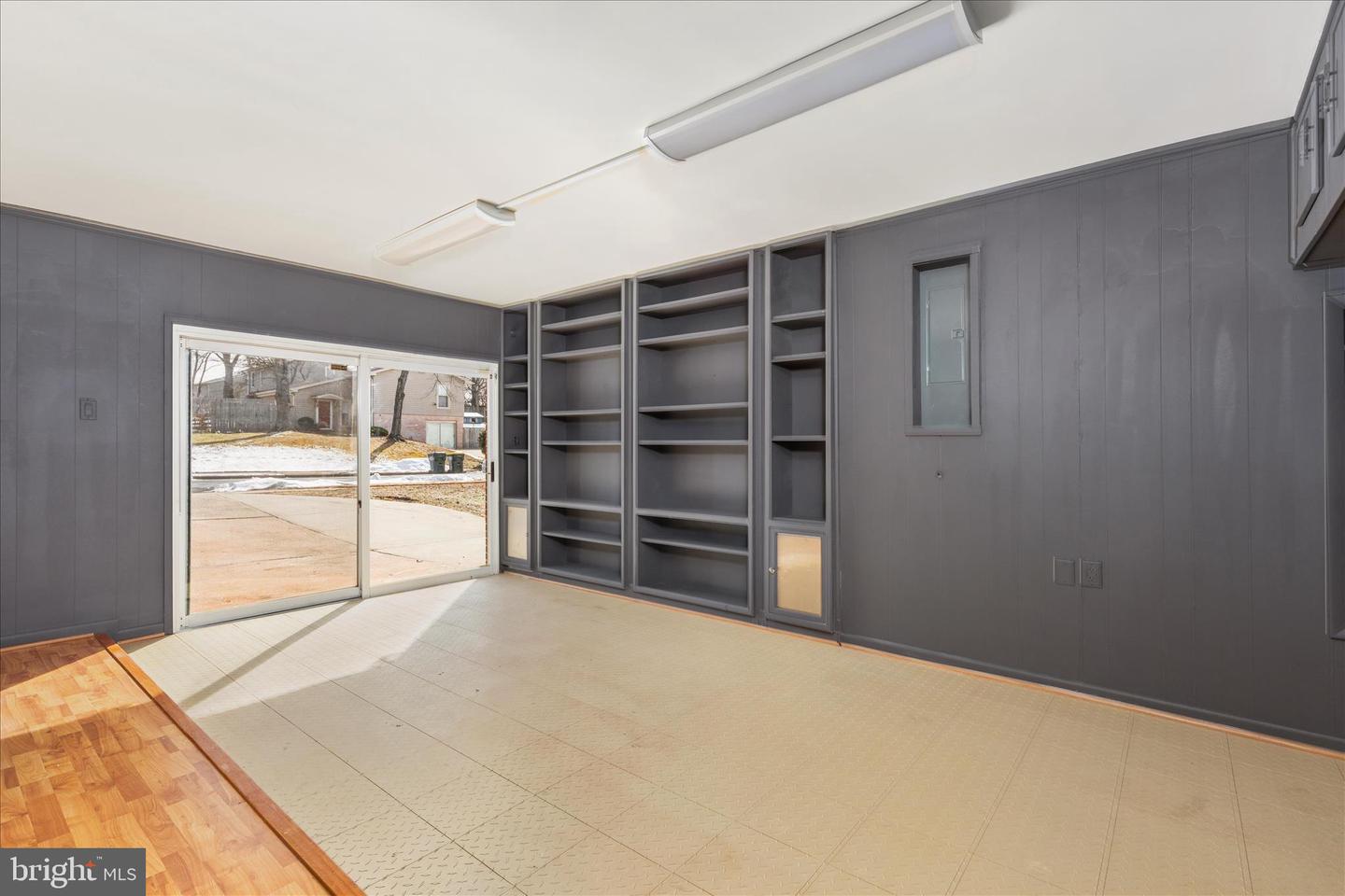 4104 HAMLIN AVE, CHANTILLY, Virginia 20151, 3 Bedrooms Bedrooms, ,2 BathroomsBathrooms,Residential,For sale,4104 HAMLIN AVE,VAFX2290026 MLS # VAFX2290026