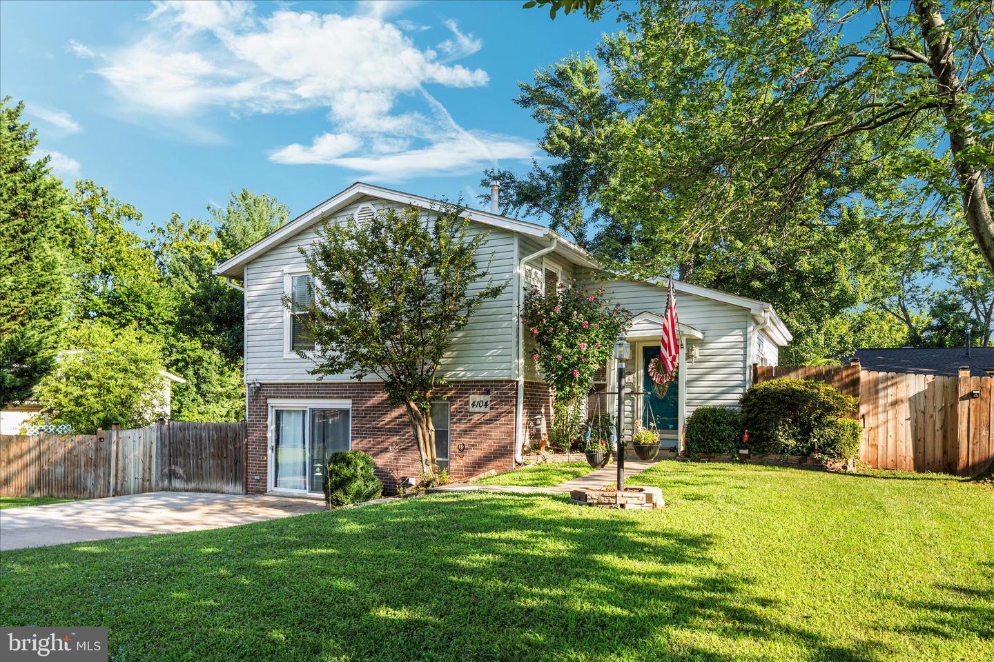 4104 HAMLIN AVE, CHANTILLY, Virginia 20151, 3 Bedrooms Bedrooms, ,2 BathroomsBathrooms,Residential,For sale,4104 HAMLIN AVE,VAFX2290026 MLS # VAFX2290026