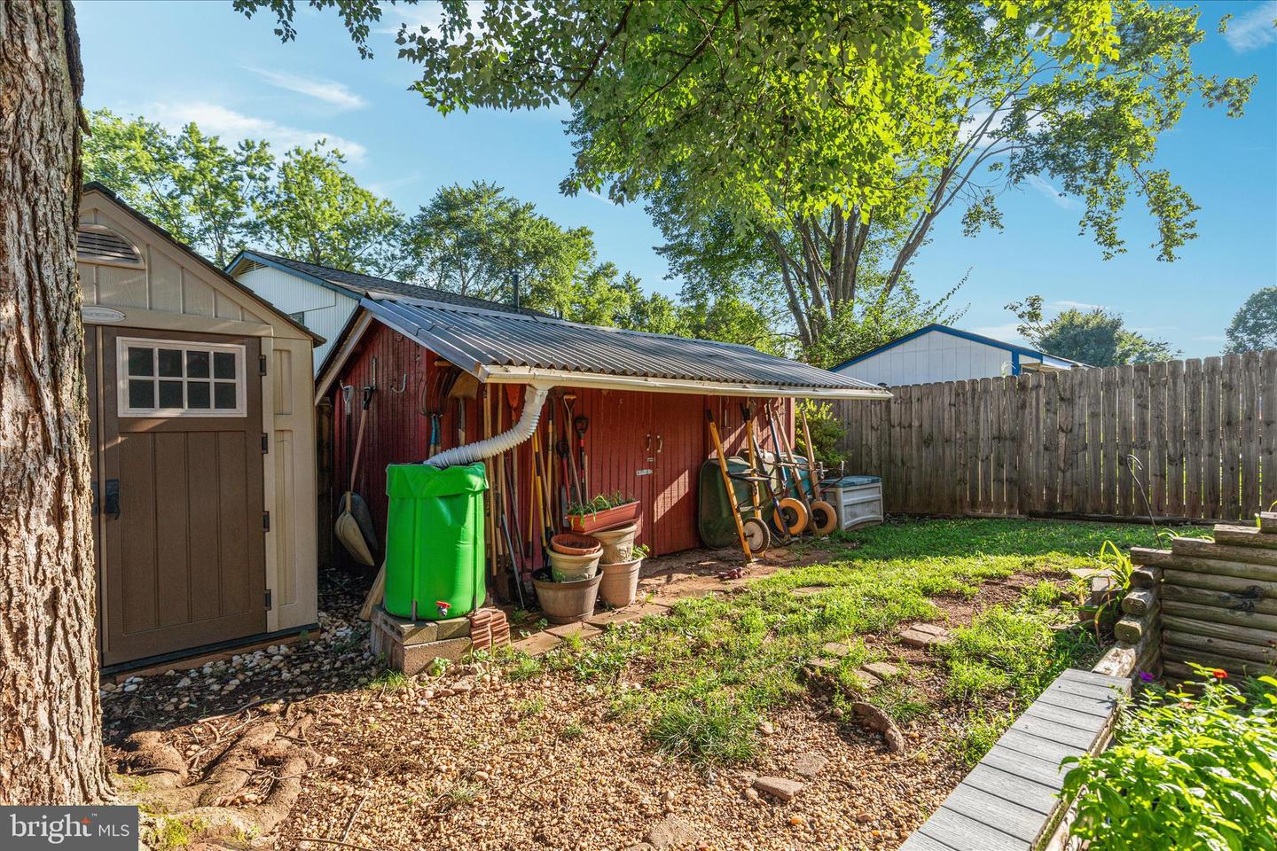 4104 HAMLIN AVE, CHANTILLY, Virginia 20151, 3 Bedrooms Bedrooms, ,2 BathroomsBathrooms,Residential,For sale,4104 HAMLIN AVE,VAFX2290026 MLS # VAFX2290026