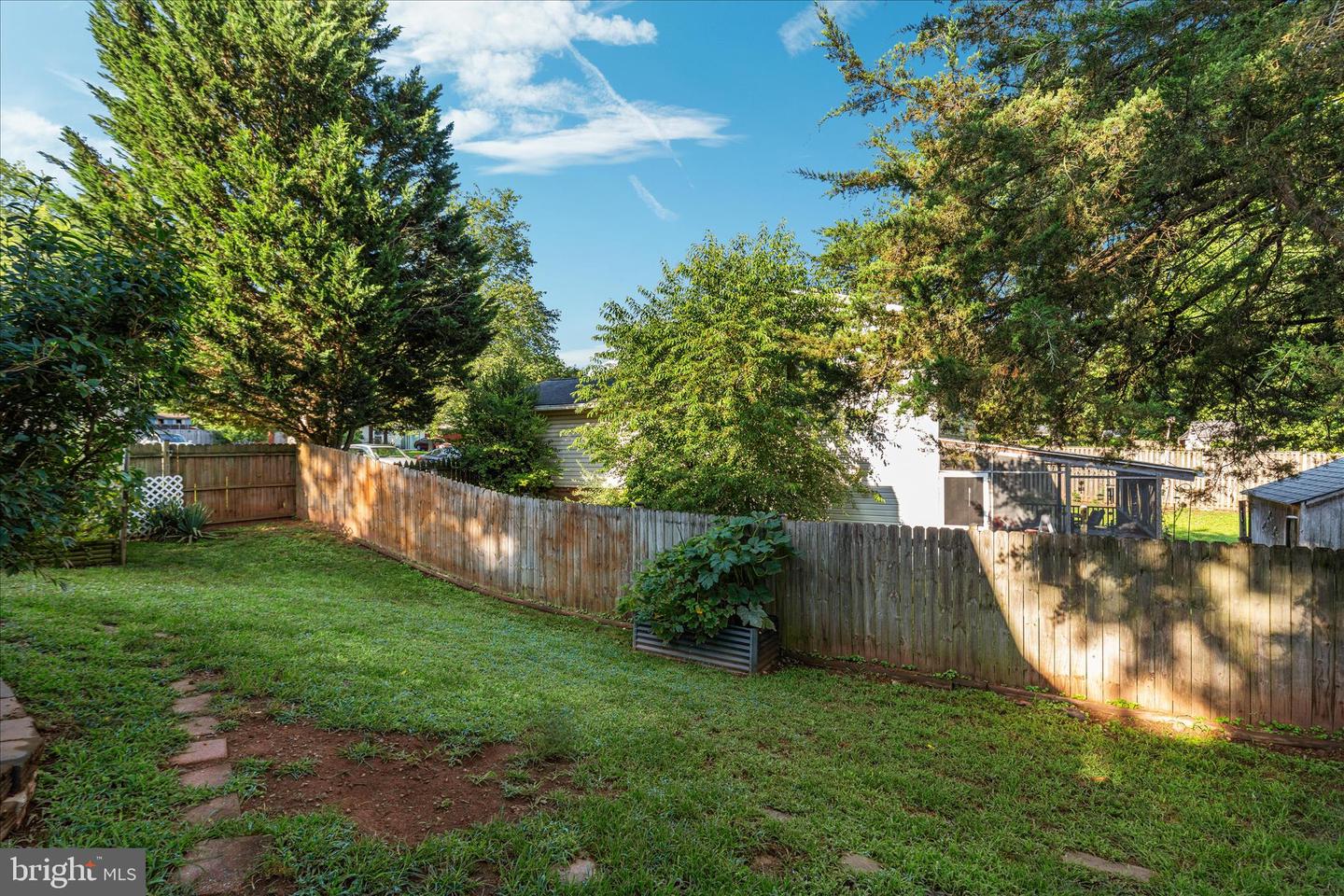 4104 HAMLIN AVE, CHANTILLY, Virginia 20151, 3 Bedrooms Bedrooms, ,2 BathroomsBathrooms,Residential,For sale,4104 HAMLIN AVE,VAFX2290026 MLS # VAFX2290026