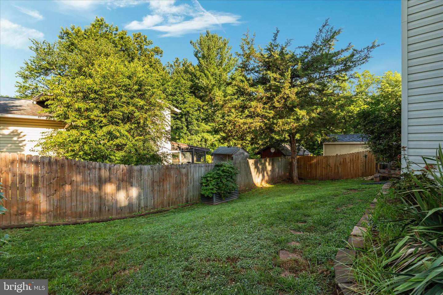 4104 HAMLIN AVE, CHANTILLY, Virginia 20151, 3 Bedrooms Bedrooms, ,2 BathroomsBathrooms,Residential,For sale,4104 HAMLIN AVE,VAFX2290026 MLS # VAFX2290026