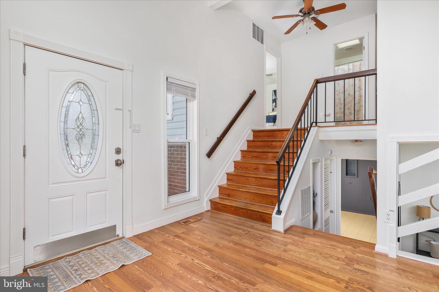 4104 HAMLIN AVE, CHANTILLY, Virginia 20151, 3 Bedrooms Bedrooms, ,2 BathroomsBathrooms,Residential,For sale,4104 HAMLIN AVE,VAFX2290026 MLS # VAFX2290026