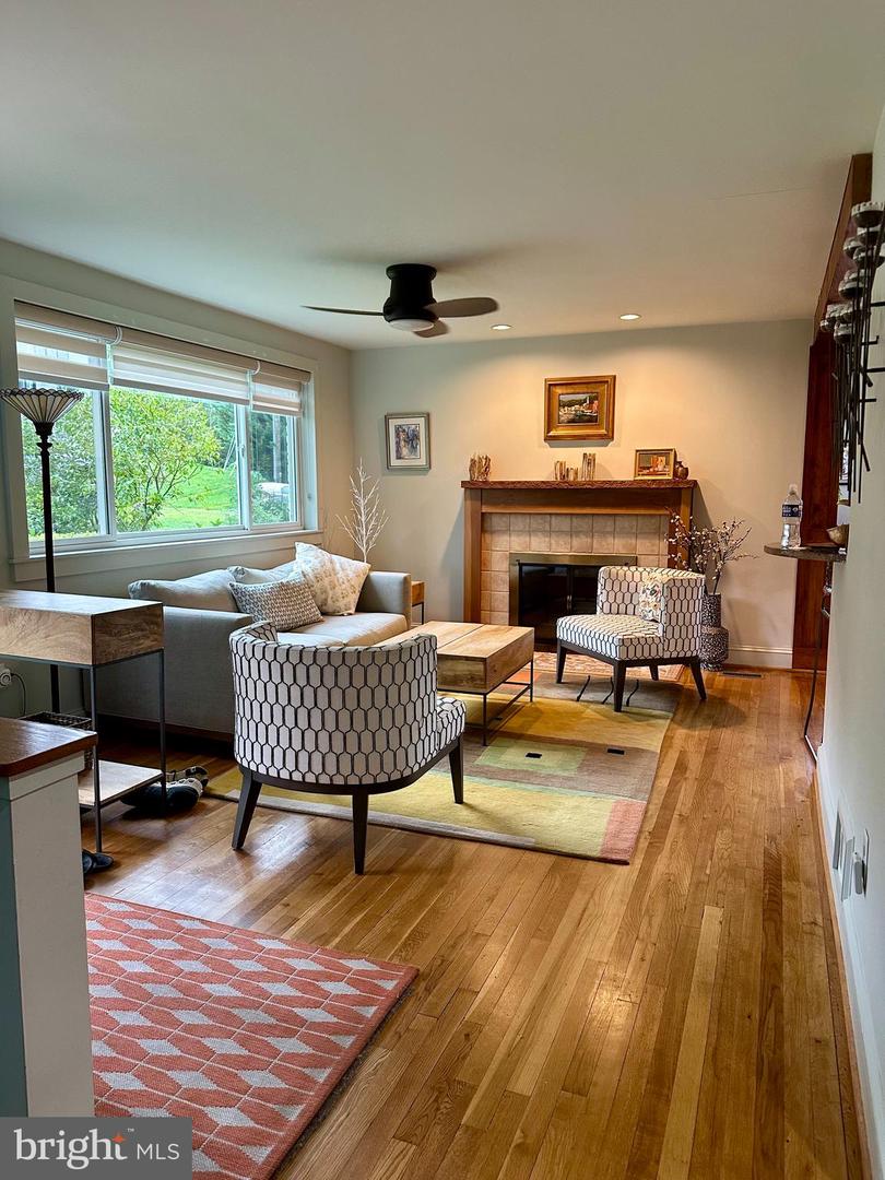 2519 BUCKELEW DR, FALLS CHURCH, Virginia 22046, 3 Bedrooms Bedrooms, ,3 BathroomsBathrooms,Residential,For sale,2519 BUCKELEW DR,VAFX2290076 MLS # VAFX2290076