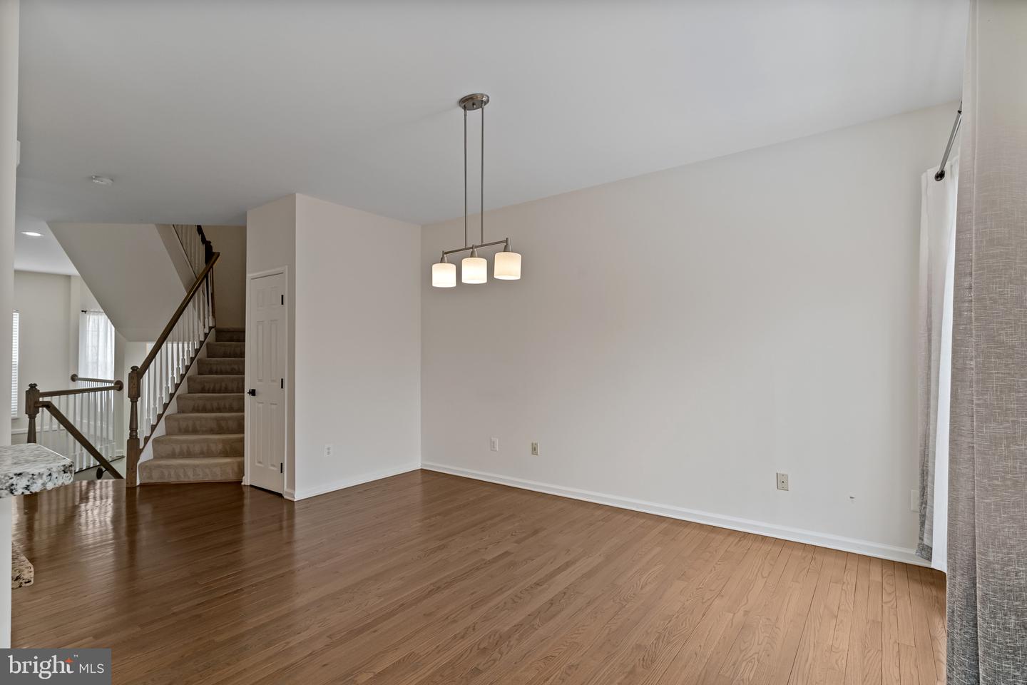 13258 MAPLE CREEK LN, CENTREVILLE, Virginia 20120, 3 Bedrooms Bedrooms, ,2 BathroomsBathrooms,Residential,For sale,13258 MAPLE CREEK LN,VAFX2290080 MLS # VAFX2290080