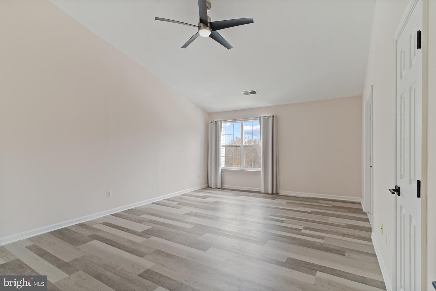 13258 MAPLE CREEK LN, CENTREVILLE, Virginia 20120, 3 Bedrooms Bedrooms, ,2 BathroomsBathrooms,Residential,For sale,13258 MAPLE CREEK LN,VAFX2290080 MLS # VAFX2290080