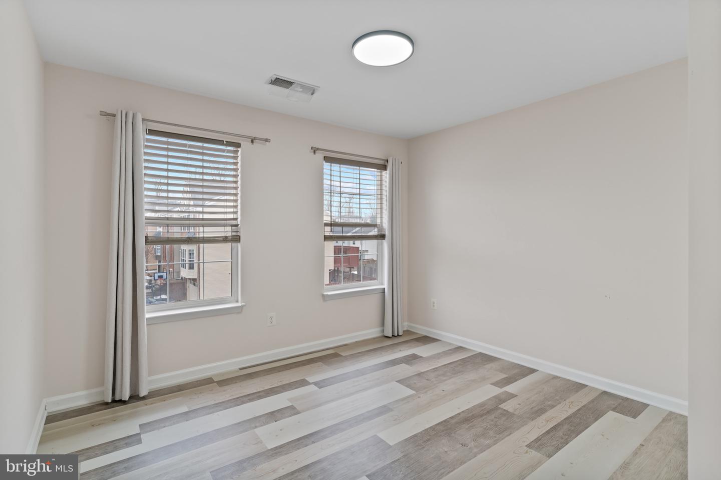 13258 MAPLE CREEK LN, CENTREVILLE, Virginia 20120, 3 Bedrooms Bedrooms, ,2 BathroomsBathrooms,Residential,For sale,13258 MAPLE CREEK LN,VAFX2290080 MLS # VAFX2290080