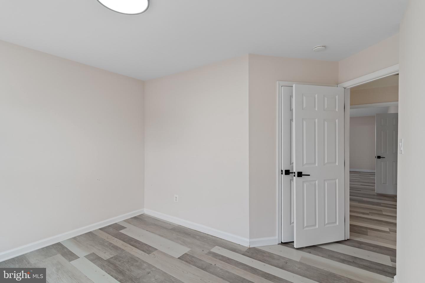 13258 MAPLE CREEK LN, CENTREVILLE, Virginia 20120, 3 Bedrooms Bedrooms, ,2 BathroomsBathrooms,Residential,For sale,13258 MAPLE CREEK LN,VAFX2290080 MLS # VAFX2290080